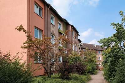 Modernisierte 2,5-Zimmer-Wohnung mit Loggia · frei ab sofort