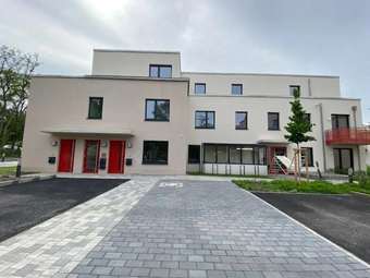 Schöne 4-Zimmer-Wohnung mit Balkon und Aufzug - ab sofort vermietbar