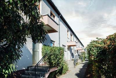 Viel Platz für Ihre Familie: Reihenhaus in Steglitz sucht neue