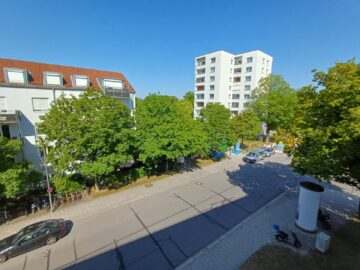 Geräumige 2-Zimmer-Wohnung mit Balkon in Moosach · frei ab 14.09.2026