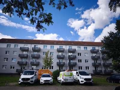 Erdgeschosswohnung im voll sanierten Wohnblock- mit Stellplatzmöglichkeit!