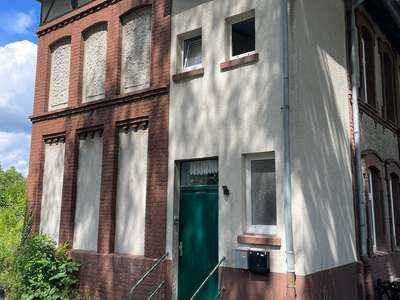 Etwas Besonderes: Hochwertig renovierte 3 Zimmerwohnung mit extra Esszimmer und eigenem Garten*