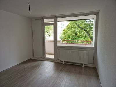 Da kommt man gern Heim. Komplett renovierte 2-Zimmer-Wohnung mit Balkon!
