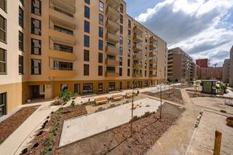 Neubau im Gartenfeld mit Fußbodenheizung im Erstbezug / WBS 220