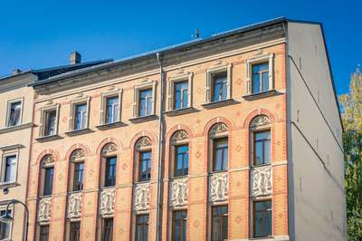 Altbauwohnung mit Tageslichtbad · frei ab 01.11.2026