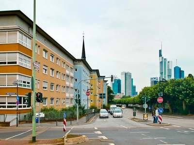 Mainnähe: Sanierte 2-Zimmerwohnung in Sachsenhausen