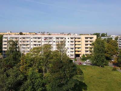 großzügige 3-Raumwohnung mit Balkon · frei ab nach Absprache