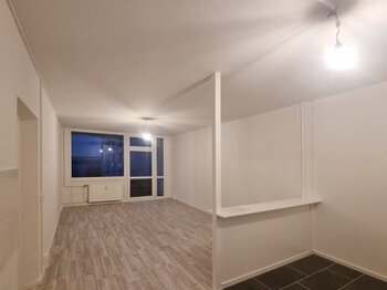 Frisch renovierte 3-Zimmer-Wohnung // AB DEZEMB...