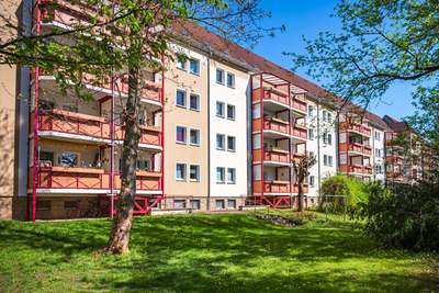 3-Raum-Wohnung, Gudrunstraße 7 · Pölbitz · 3. OG · zzgl. Genossenschaftsanteile · Verfügbarkeit: sofort