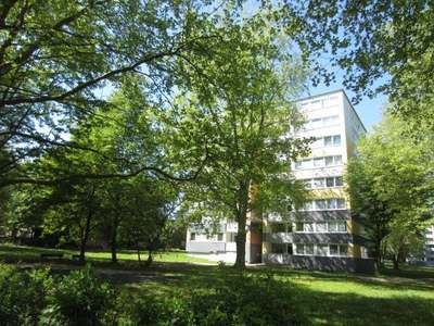 Stop! 3,5-Zimmer-Wohnung