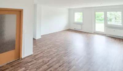 3 Zimmer mit tollem Ausblick und riesen Wohnzimmer
