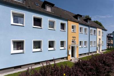 WOHNEN IM 2 FAMILIENHAUS! 3 1/2 Zimmer !KOMPLETT MODERNISIERT! mit Balkon und 2 Dachzimmer Oberes Wehringhausen · Verfügbarkeit: nach Vereinbarung