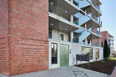 2 Zimmer mit Balkon