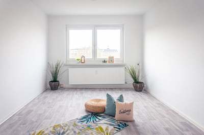 Geräumige 5-Raum-Wohnung mit Badewanne