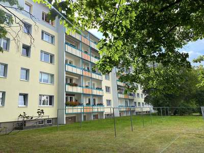 *3-Raum-Wohnung mit Balkon* · frei ab nach Absprache