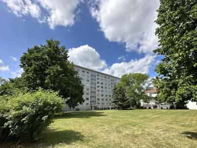 Modernisierte 2-Raum-Wohnung nahe Theaterplatz · frei ab 01.10.2026