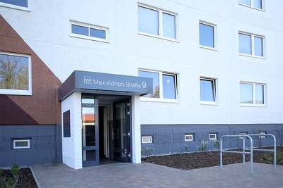 Modernisiert 3 - Raum - Wohnung mit Balkon in der 2. Etage! · 2. Etage · Genossenschaft · Genossenschaftsanteile: 1.120,00 € · Eintrittsgeld: 50,00 € · Verfügbarkeit: sofort