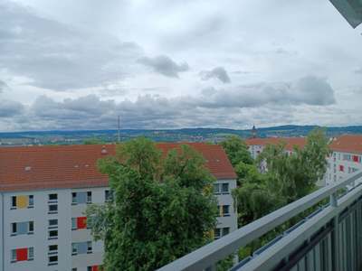 2-Raumwohnung in ruhigem Wohngebiet mit tollem Ausblick · Zentrumsnähe · 5. Etage