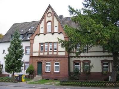 Wohlfühlwohnung: schöne 2-Zimmer-Dachgeschosswohnung mit eigener Gartenparzelle*