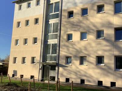2-Zimmer Erdgeschosswohnung mit Balkon, vollständig renoviert!