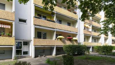 Schöne Zweiraumwohnung mit Balkon in Grünau · frei ab 24.08.2026