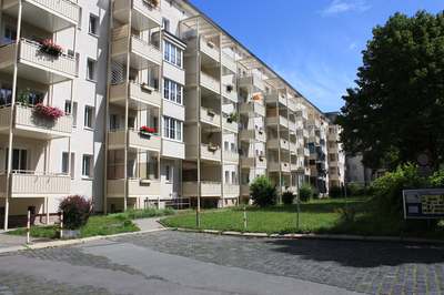 Direkt im Herzen der Stadt gelegene 2-Raum-Whg. mit Balkon