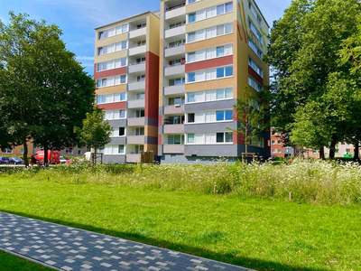 3-Zimmer-Wohnung, komplett renoviert mit Aufzug