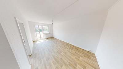 3-Raum-Wohnung mit Balkon nahe Schlossteich