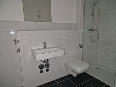 Hier findet jeder seinen Platz: komplett renovierte 3-Zimmer-Wohnung mit Balkon!