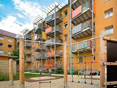 2-Zimmer-Wohnung mit Balkon, im 3. Stock (ohne Aufzug) · frei ab 01.12.2026