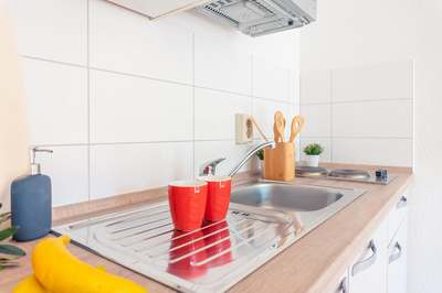 Einbauküche - Balkon - Badewanne · frei ab 16.11.2026