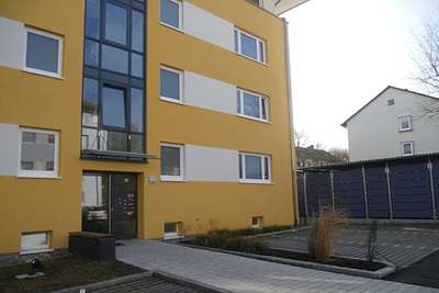 Geräumige 2-Zimmer Wohnung mit großem Balkon und Gartenanteil · frei ab 01.01.2027