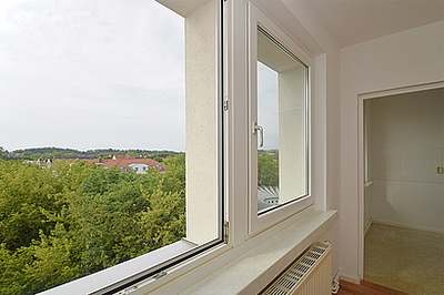 2-Raum-Wohnung Plutostraße 4 · Sanierung in Sicht · frei ab 16.11.2026