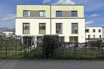 Moderne Doppelhaushälfte im OxPark