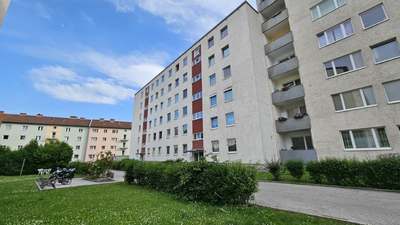 4-Zimmerwohnung mit Loggia!