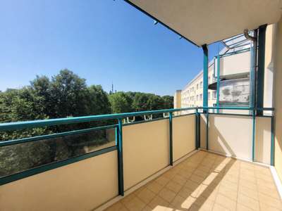 Einziehen & wohlfühlen: Sonnige 3-Zimmerwohnung in beliebter Lage mit Blick über Plauen · Chrieschwitzer Hang · 4. Etage
