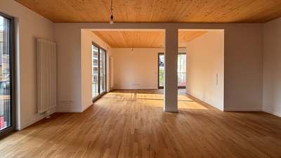 modernes Wohnen im Holzhaus -George-Washington-Str. 176 \ 1. OG \ Aufzug, Balkon