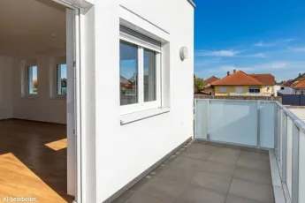 Moderne geförderte Wohnung mit ostseitigen Balkon
