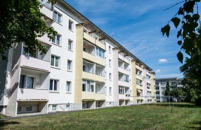 2-Raum Wohnung mit Balkon · 1. Etage · frei ab 01.12.2026