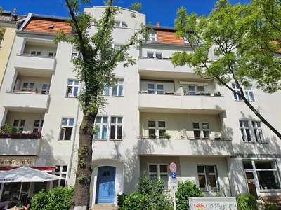 Traumhafte 2-Zimmerwohnung mit Balkon nahe der Schloßstraße !