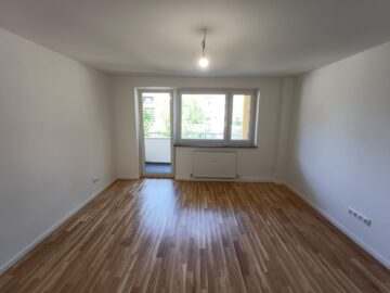 Neu modernisierte 3-Zimmer-Wohnung mit Balkon in Moosach · frei ab 14.09.2026