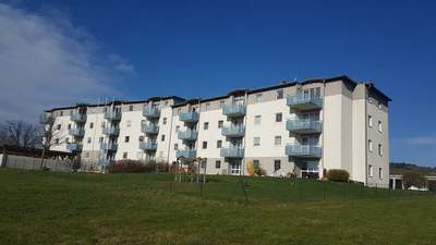 *Traumhafte Aussicht* 3 Zimmer Wohnung in Groß Siegharts
