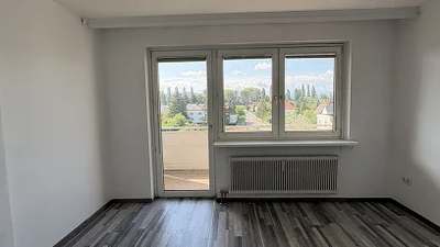 3-Zimmer-Wohnung mit Loggia, Top 9