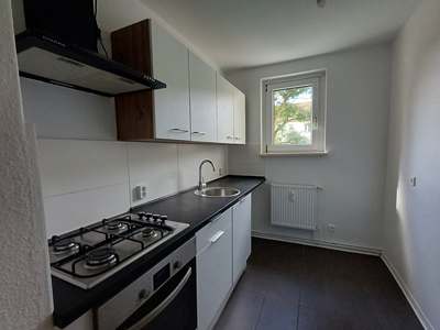 Gemütlich 2-Raumwohnung mit Einbauküche - 2. OG links