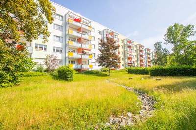 In der Herrichtung! Kleine 2-Raumwohnung in der Südstadt.