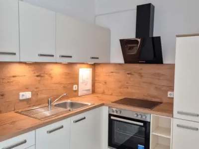3 Zimmer und moderne Einbauküche