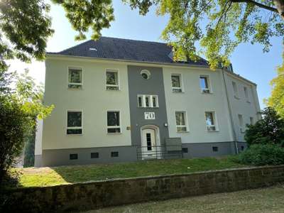 Attraktive Singlewohnung mit Duschbad + Loggia in grüner Lage!