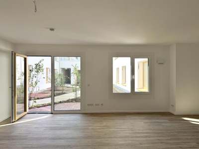 Viel Platz für Alltag u. Zukunft – 5 Zimmer mit Terrasse zum Ankommen in Mitte