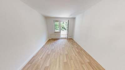 2-Raum-Wohnung mit Balkon in ruhiger Seitenstraße · frei ab 01.01.2027