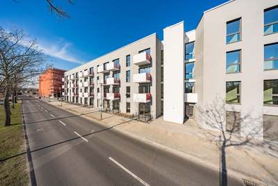 AB SOFORT! Helle 2-Zimmer-Wohnung mit Balkon – barrierefreie Objektgestaltung – provisionsfrei